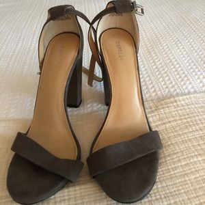 Grey Express heels!